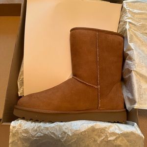 Women’s UGG classic short II Chestnut boots